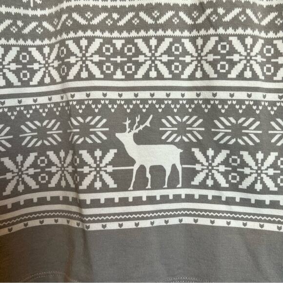 Talbots Turtleneck The Talbots Tee Gray White Snowflake Nordic Print Top Large - Picture 6 of 8